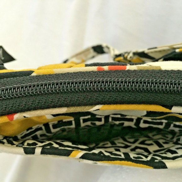 💜 4/$30 💜Vera Bradley Small Crossbody Bag - Picture 7 of 8